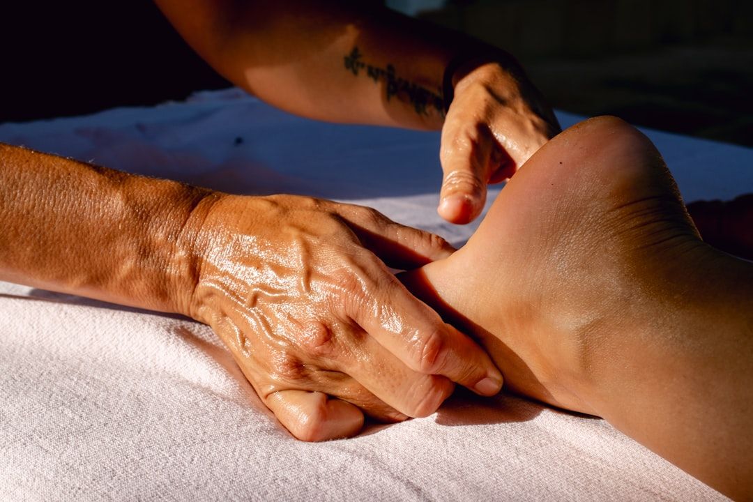 Massage Therapy: A Practitioner's Guide to Pain Relief and Relaxation — holistic health
