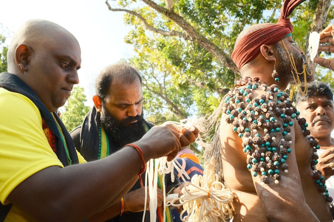 Aboriginal Practices: A Practitioner's Guide to Holistic Wellbeing & Cultural Wisdom — holistic health