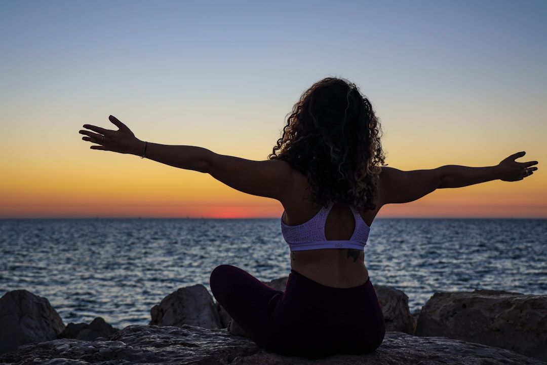 Psychosomatic Medicine: How Mind and Body Connect in Healing — holistic health