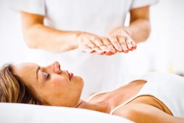 Understanding Usui Reiki: A Path to Energetic Balance and Relaxation