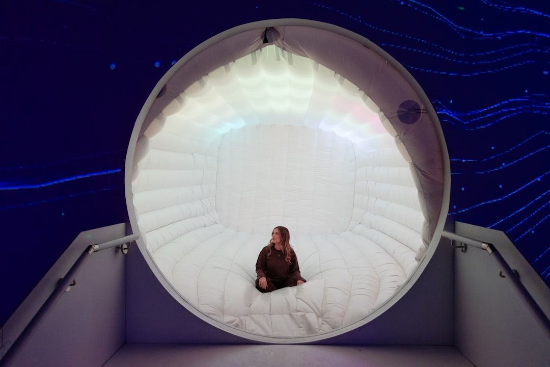 Hyperbaric Oxygen Therapy Research: Strong Evidence for Approved Uses, Weak for Off-Label Claims — holistic health