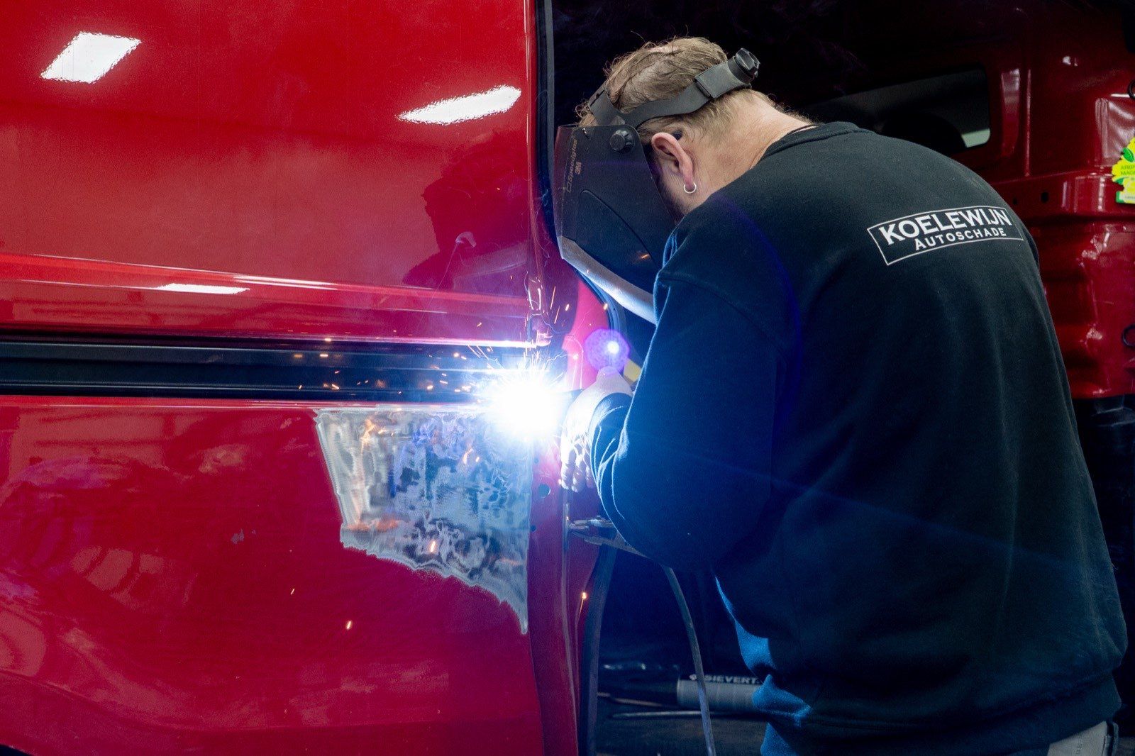 Koelewijn Autoschade aan het werk