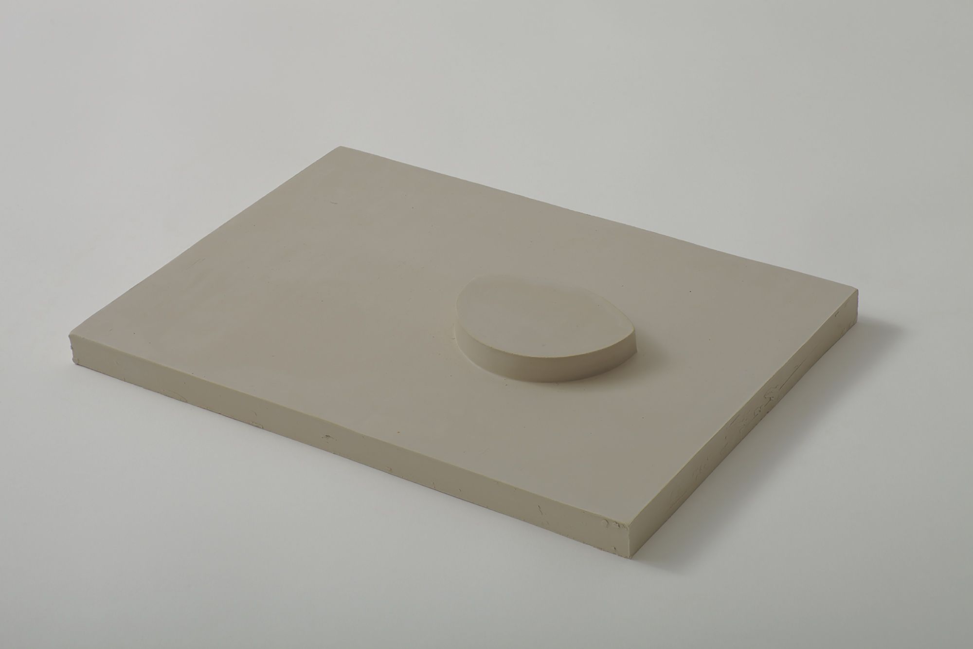 Moon, 2012
clay
30.4 x 22 x 3 cm
(12 x 8 5/8 x 1 1/8 ins)