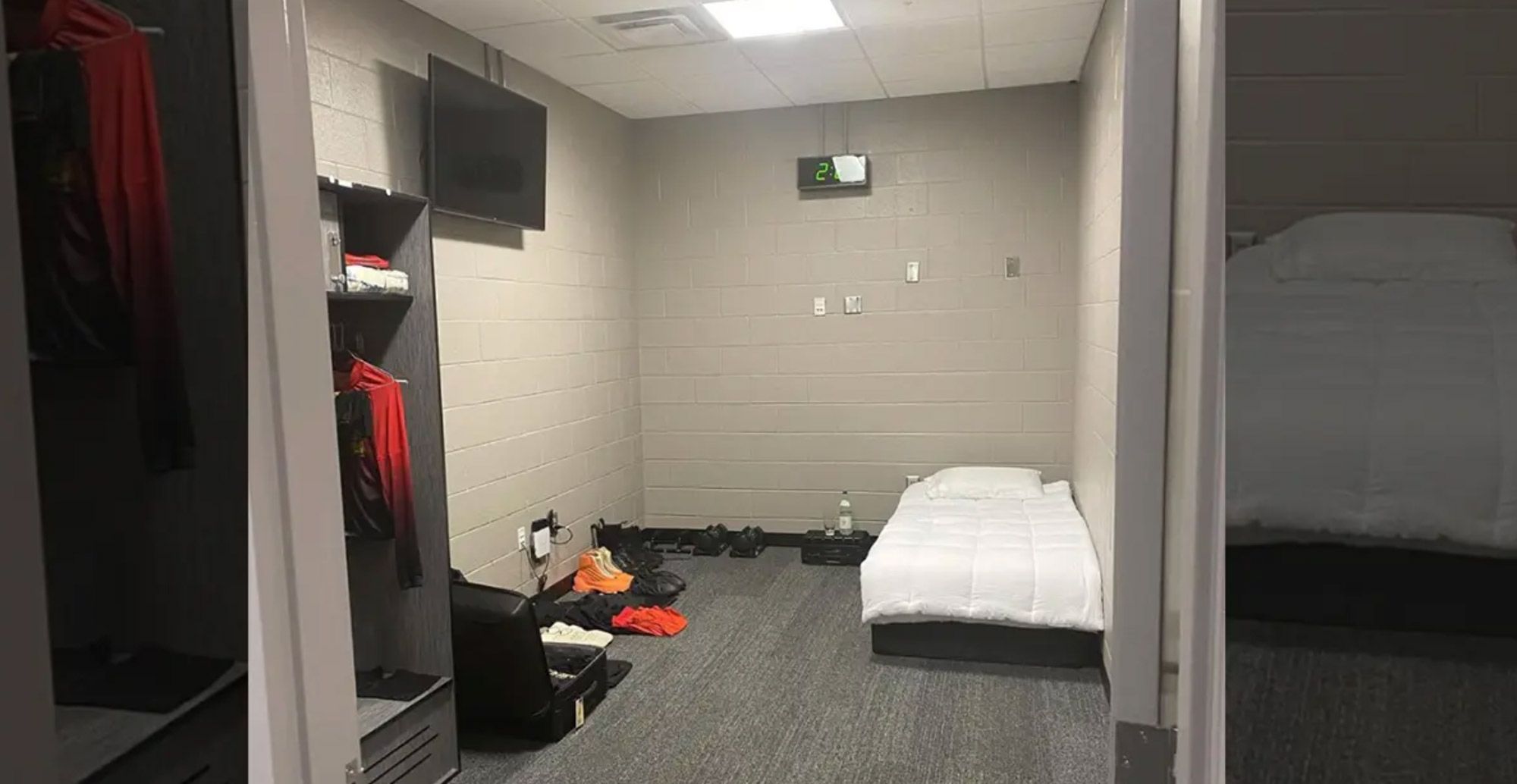 Kanye West's bedroom inside Atlanta's Mercedes-Benz Stadium. Image source: @KANYEWEST/INSTAGRAM