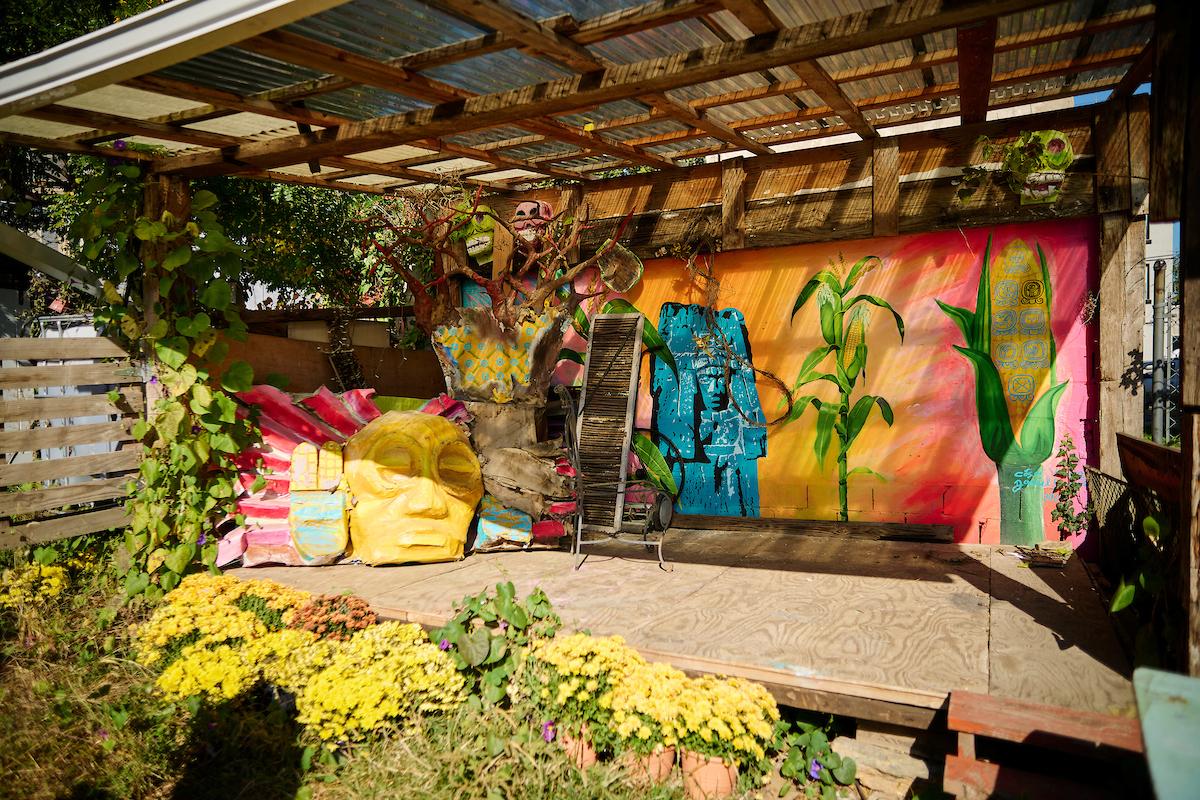 Photo courtesy of Albert Yee. Picture of mural in Inglesias Garden.
