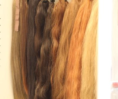 Haarteile in individuellen Farben | Foto: Romy Danko © Romy Danko