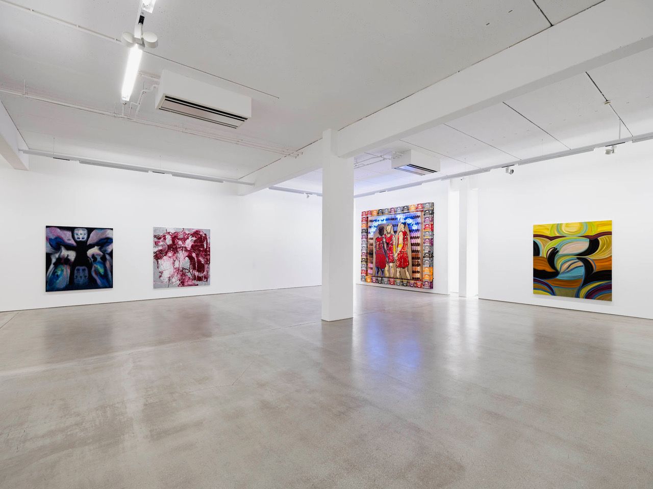 Ausstellungsansicht Dauerausstellung G2 Kunsthalle mit Werken der Sammlung Hildebrand. V.l.n.r.: Inna Levinson, Melike Kara, Alvaro Barrington und Marina Perez Simão. Foto: dotgain.info