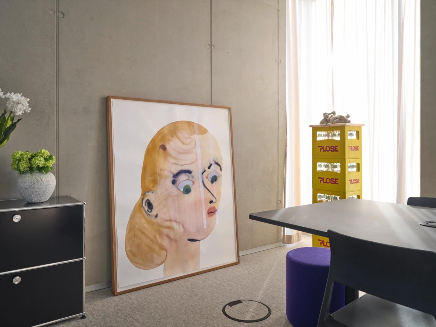 Grace Weaver, “Untitled (Portrait of a Girl)”, 2023, watercolour on paper; Nicole Wermers, “Proposal for a Monument to a Reclining Female”, 2025, reinforced air-dried clay, marble slabs, water crates © Sammlung Hertz, photo: Jan Wesselmann