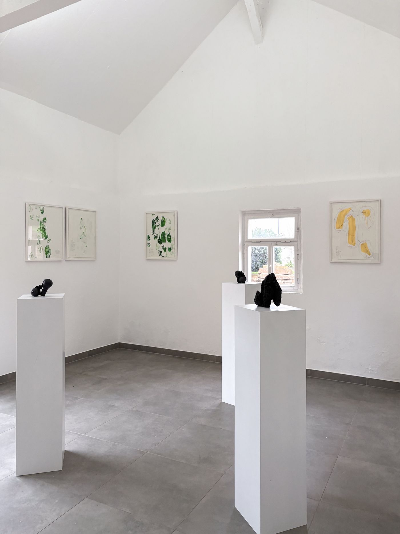 Salon Kennedy countryside, Ausstellung „CHARGE/d“ von Jorinde Voigt & Michael Sailstorfer