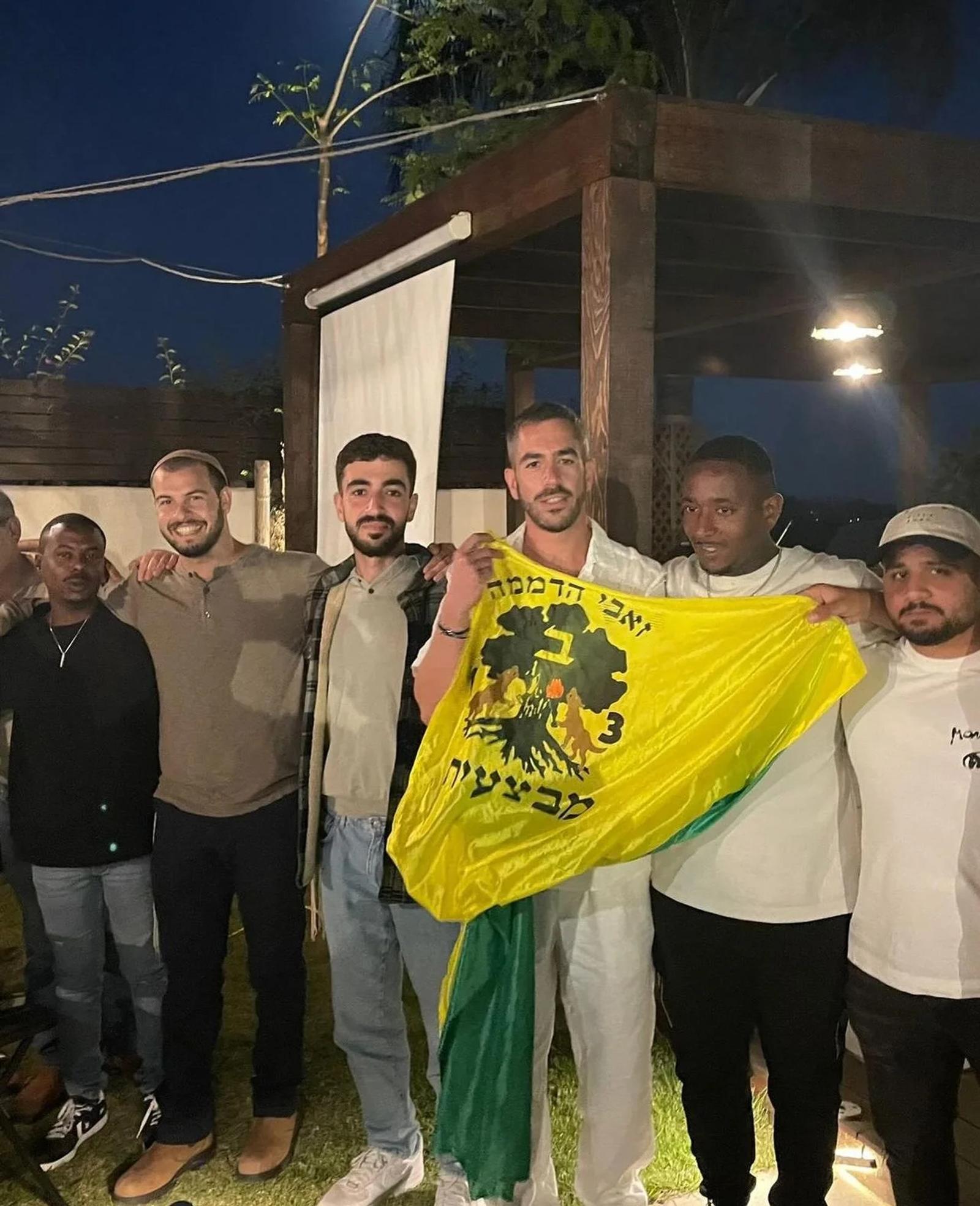 Jewmanity presentation outside