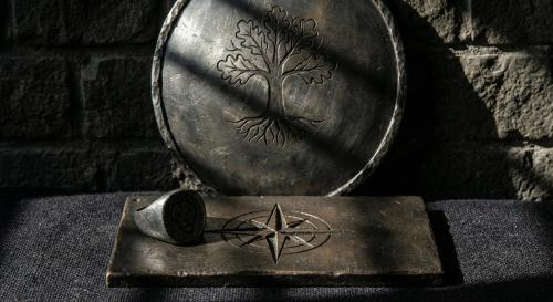 Cómo vestir tu historia: rediseño heráldico minimalista para el hombre moderno