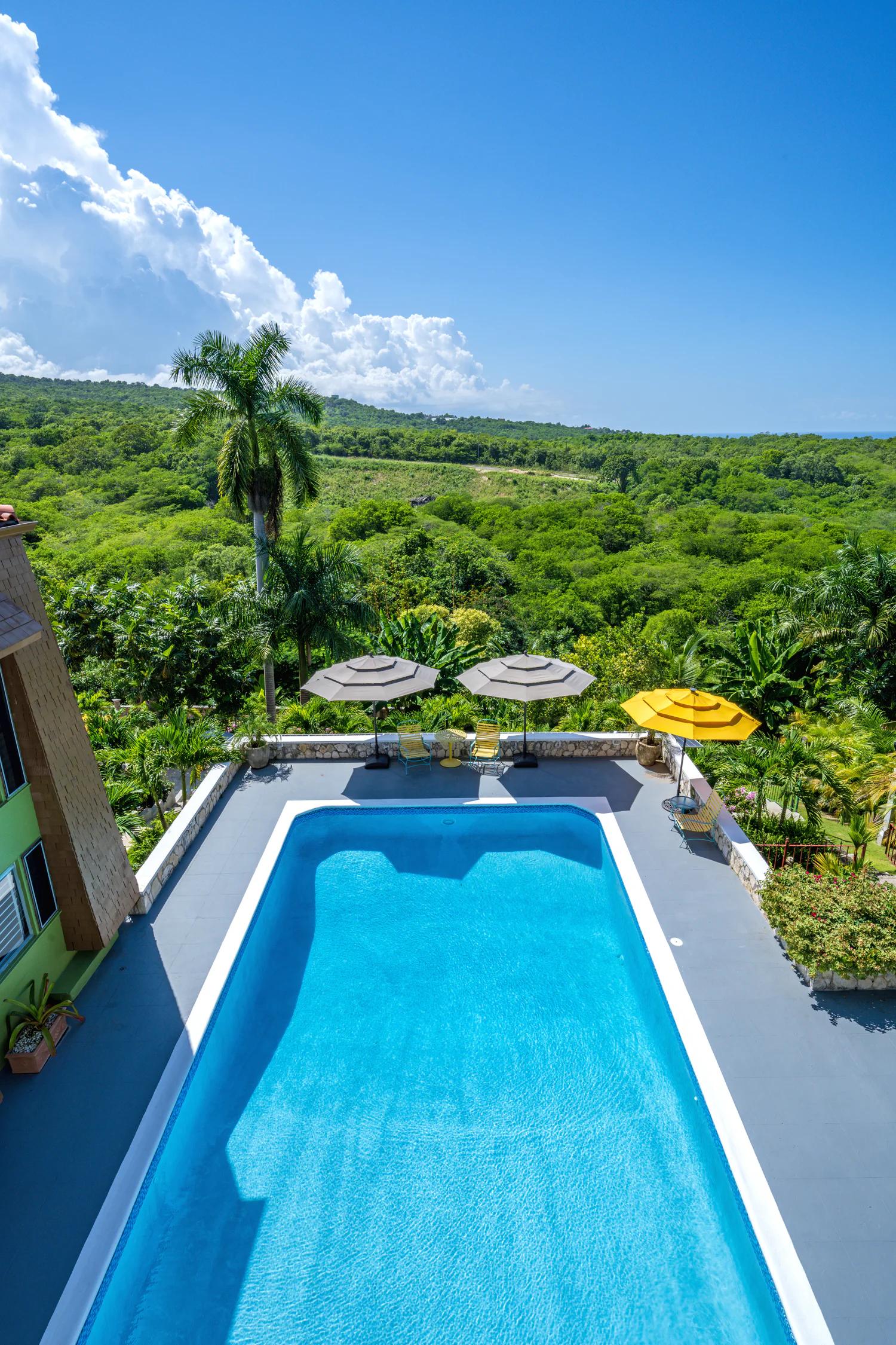 Villa Della Palmeras Ironshore Montego Bay Jamaica Balcony Overlook