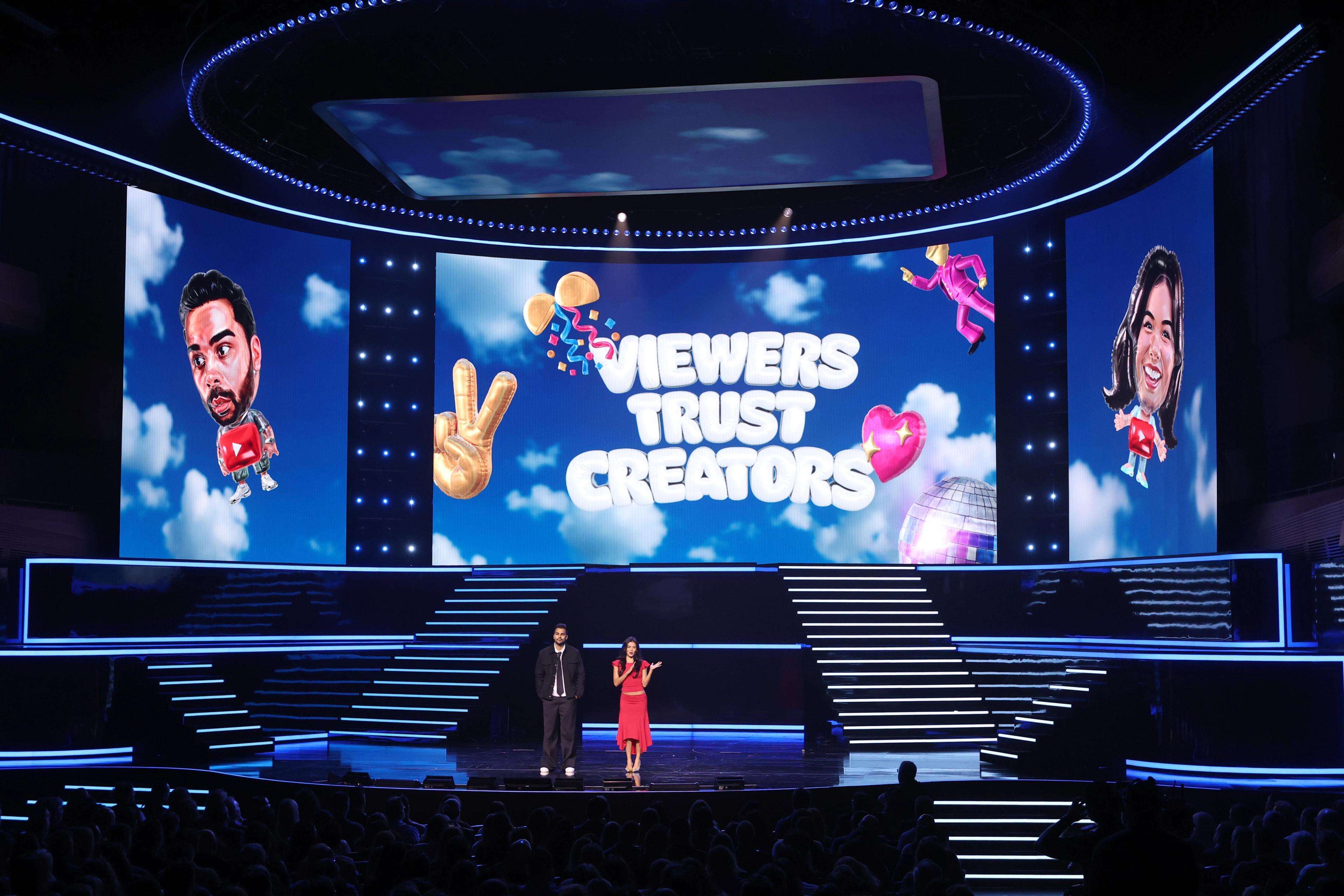 DE-YAN BRANDCAST 11