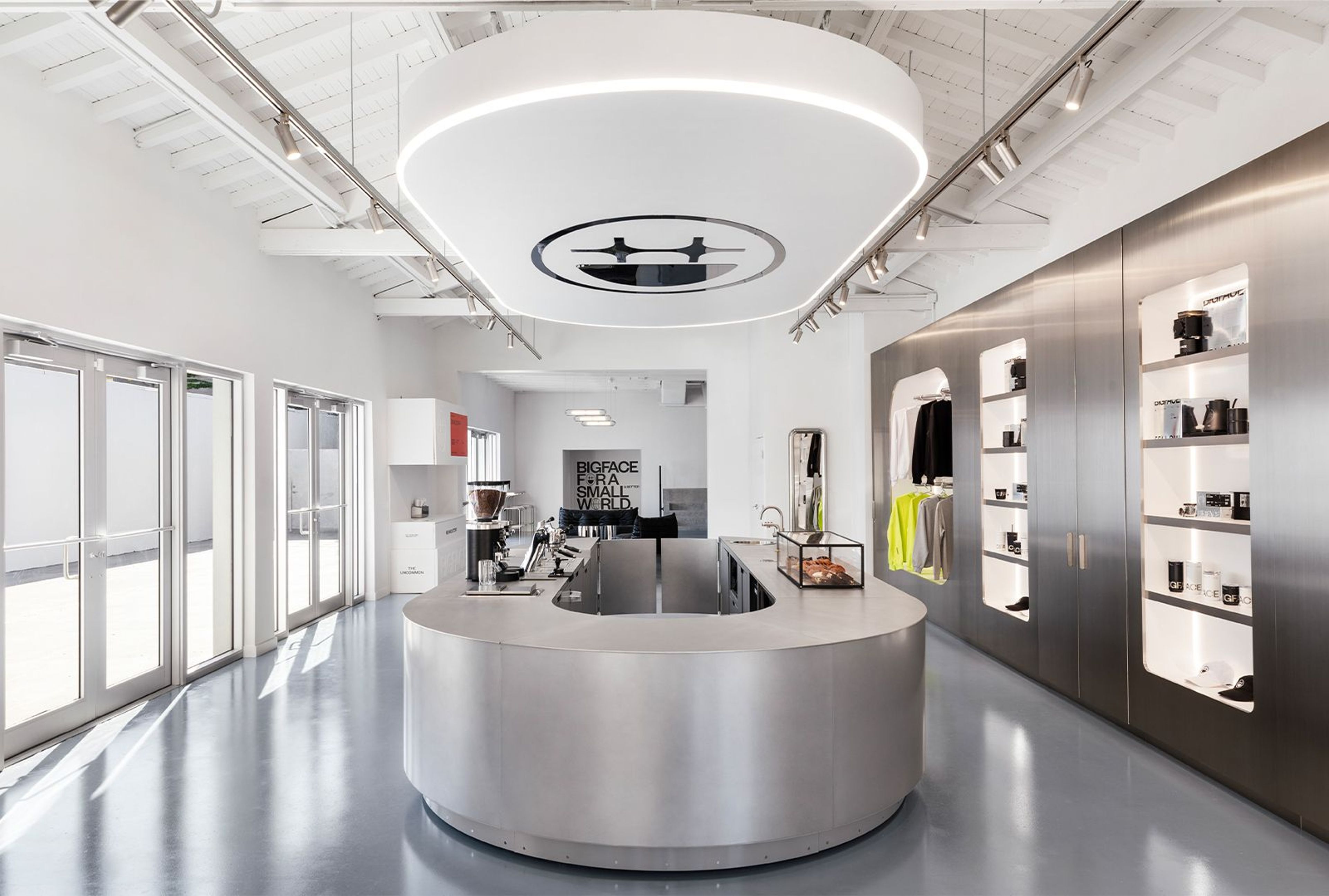 BIGFACE RETAIL 03