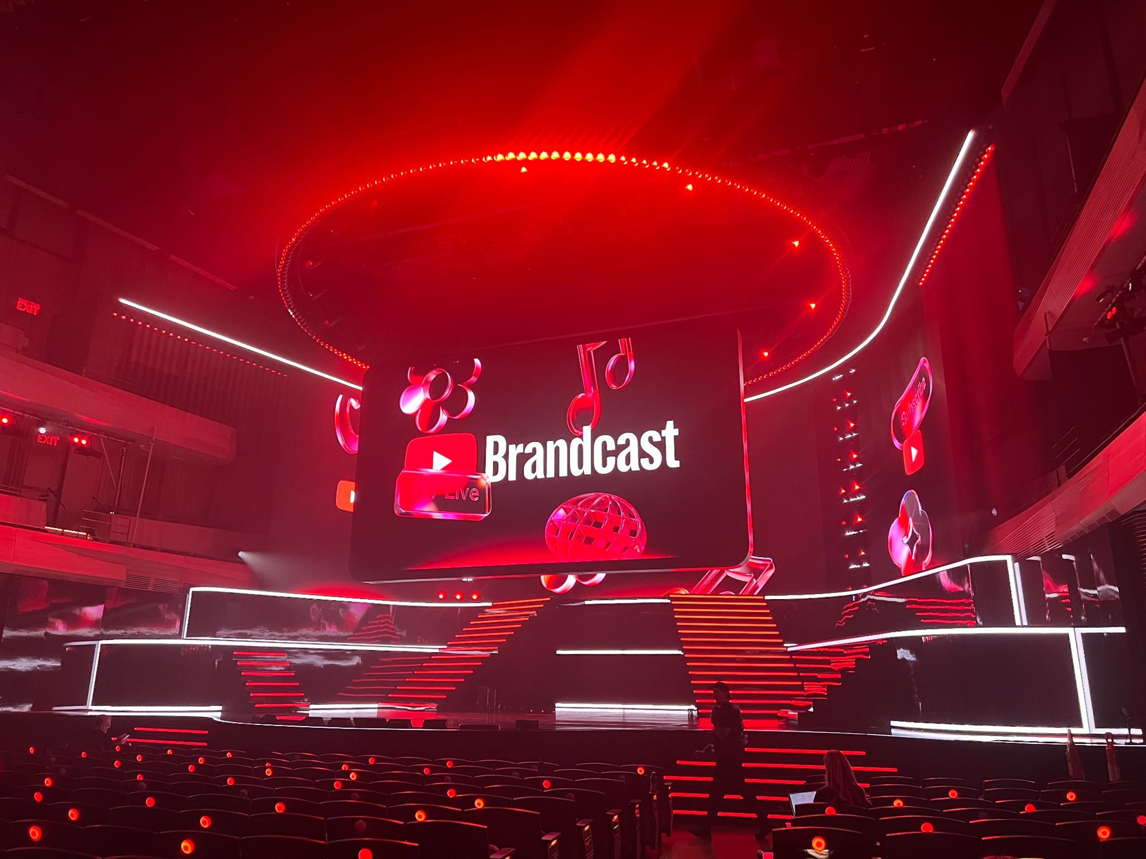 DE-YAN BRANDCAST 05