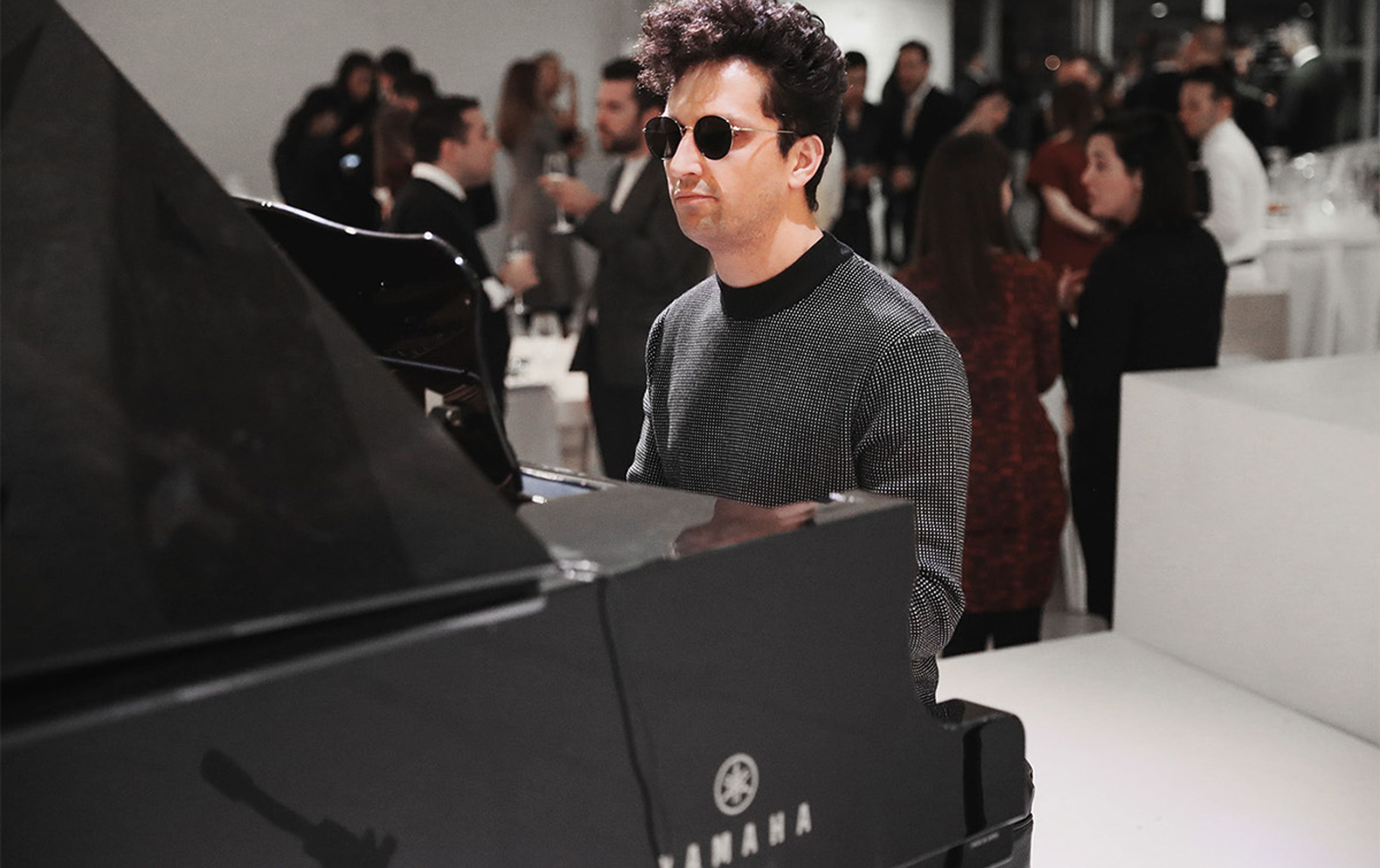 DE-YAN COS GUGGENHEIM 15