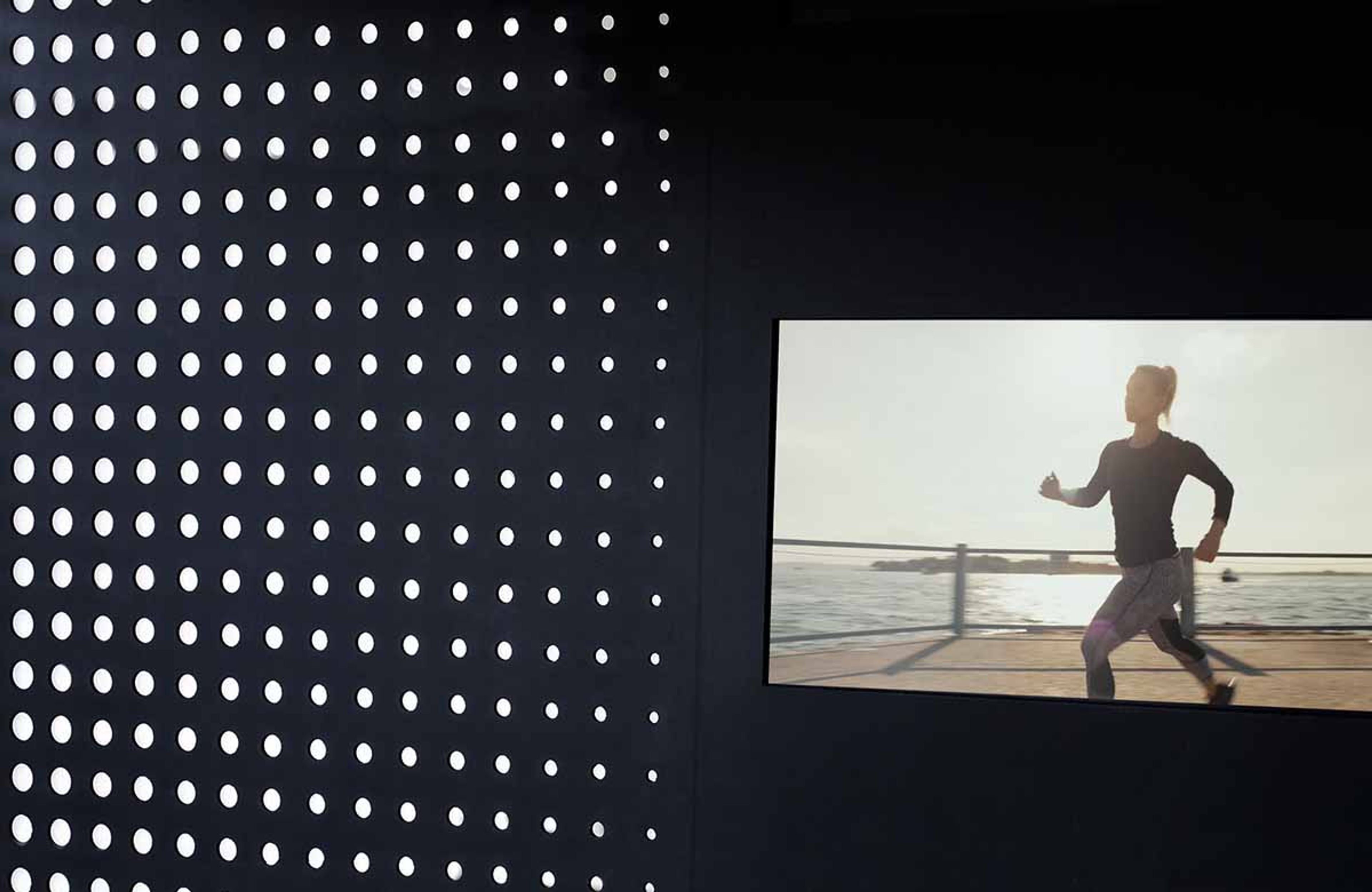 lululemon - image 02