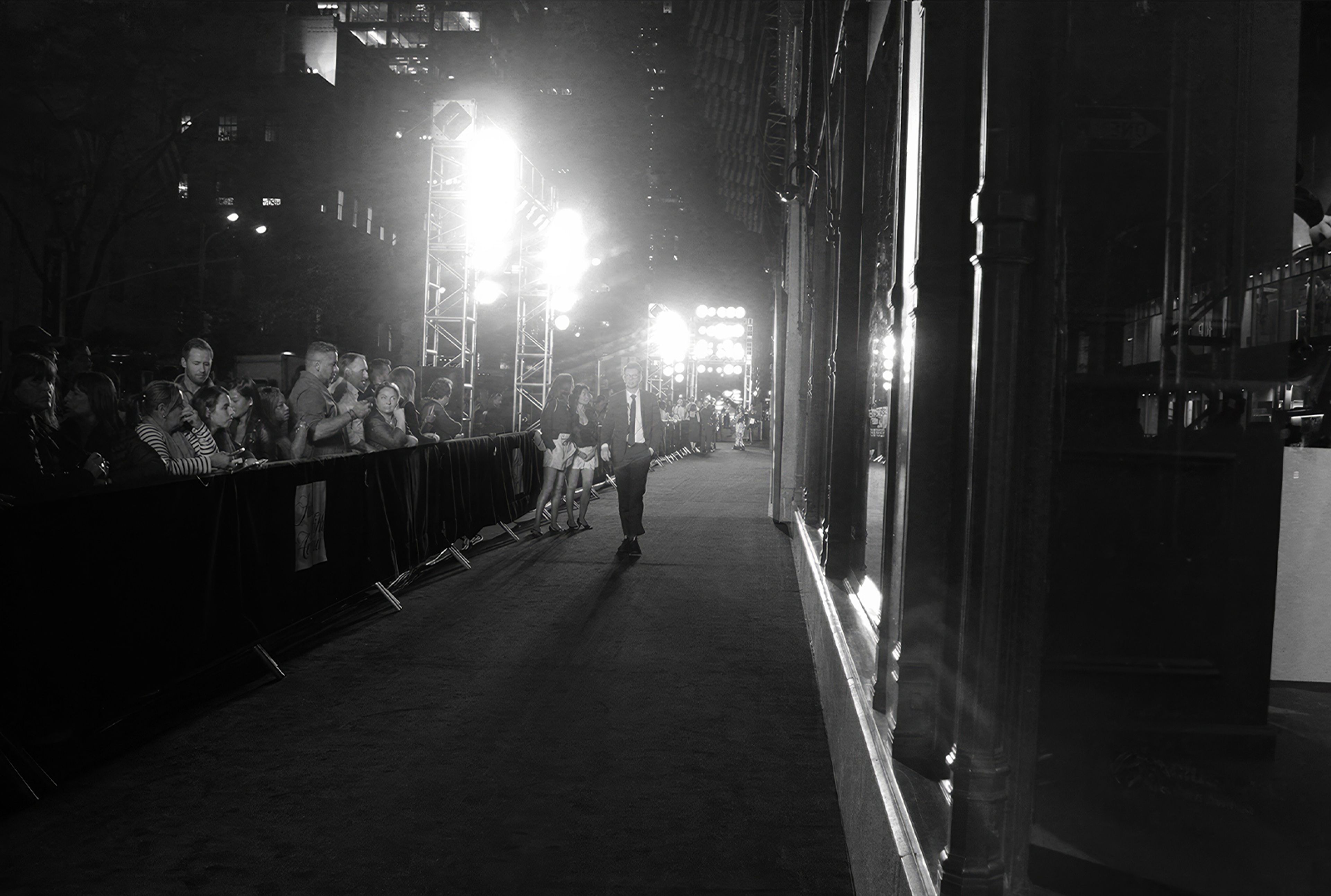 saks image 14