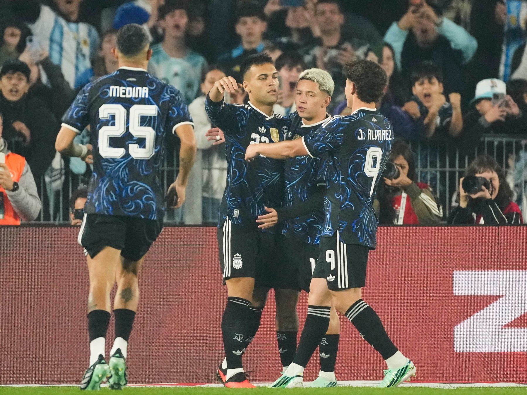 Argentina goleó 7-0 a Burkina Faso en un amistoso en el Monumental