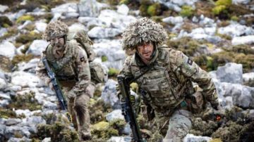 Reino Unido recreó el desembarco de 1982 en un ejercicio militar en Malvinas