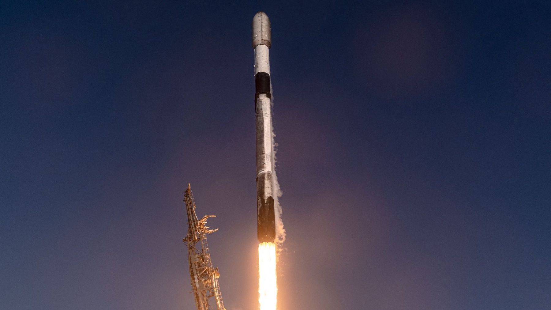 SpaceX lanza misión CRS-35 con los últimos paneles solares para la ISS