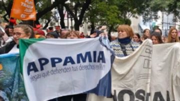Médicos y odontólogos de PAMI inician paro nacional de 96 horas