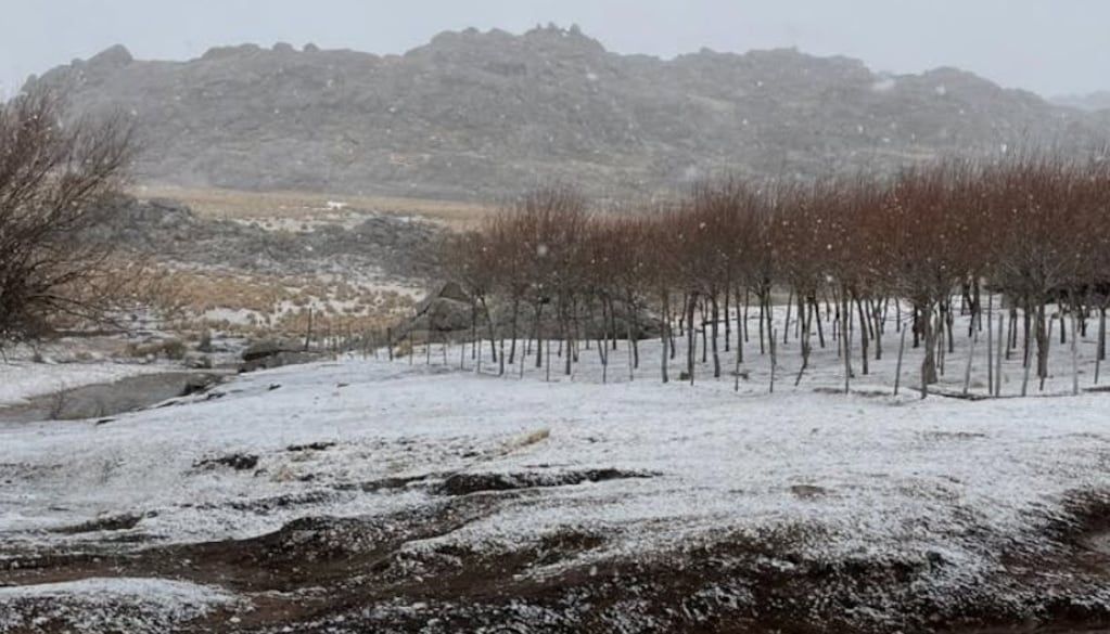 Nevada sorpresiva en octubre cubre las Sierras Grandes de Córdoba