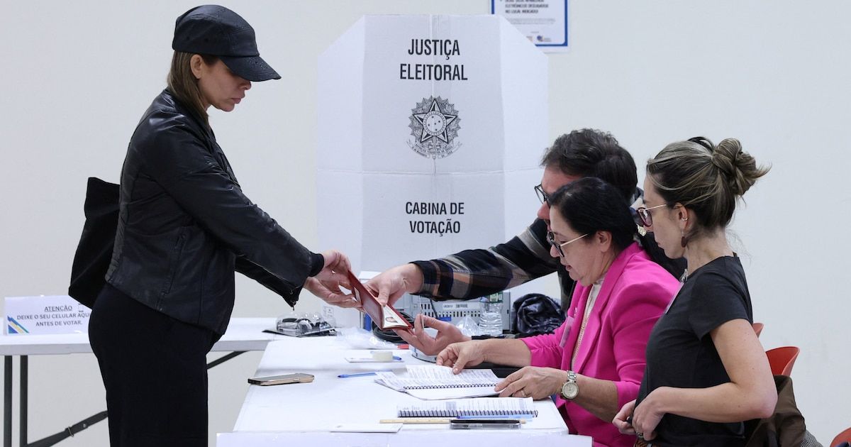 Brasil vota: Flávio Bolsonaro supera el 50% y Lula alcanza el 41% en el escrutinio