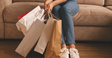 El consumo de los hogares cayó 1% en junio y volvió a terreno negativo