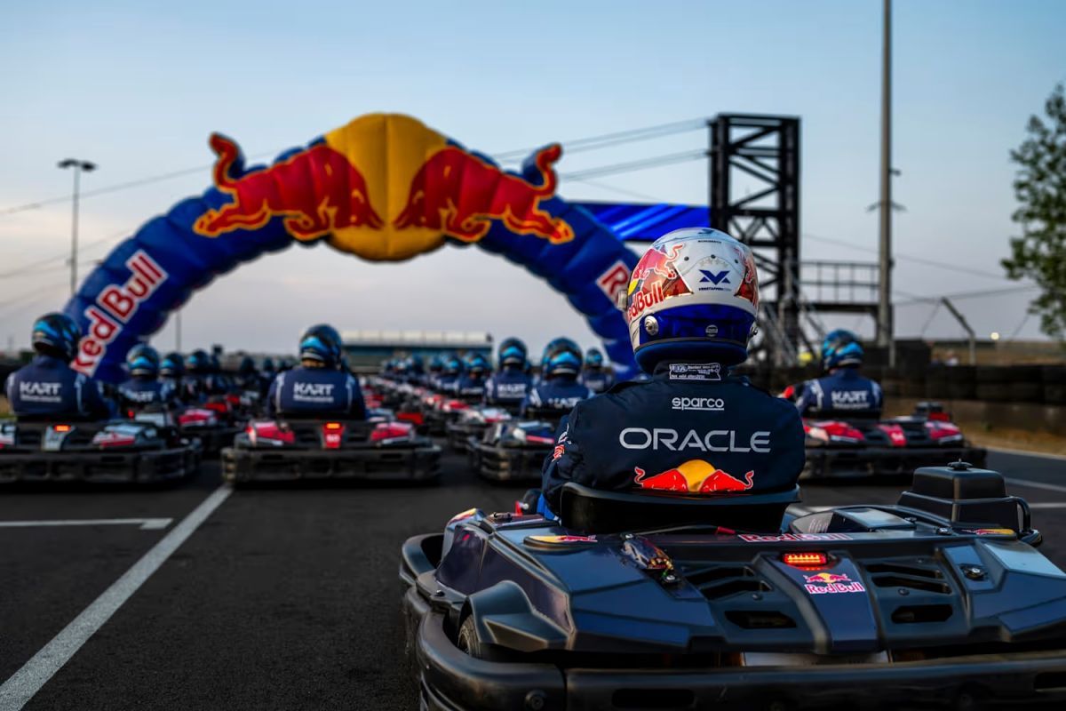 Verstappen corre en Silverstone una carrera de karting contra 100 rivales