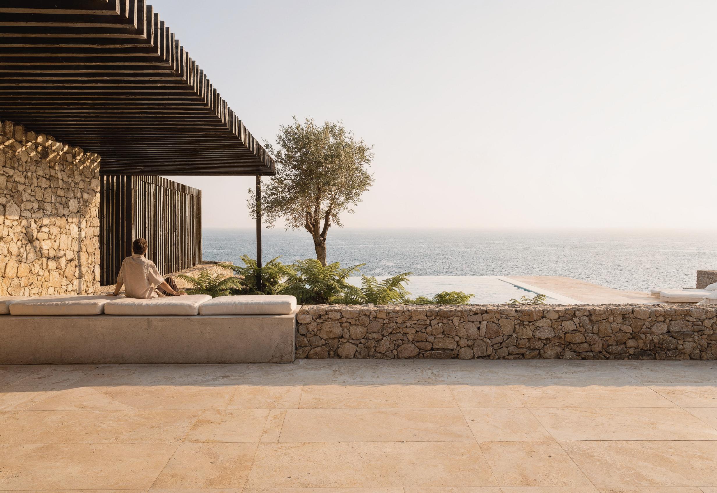 Akrotiri Residence