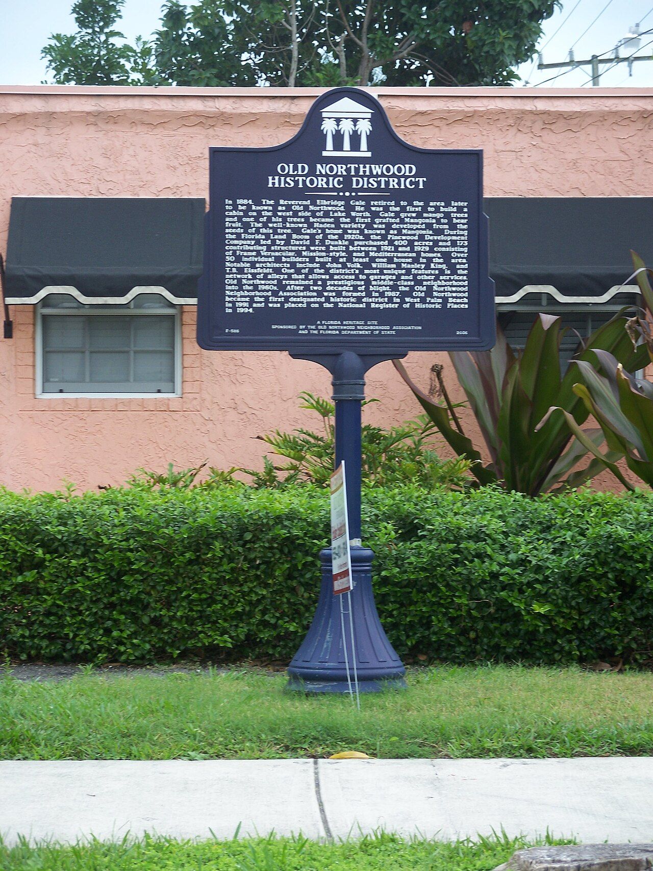 Historic district marker in Old Northwood, West Palm Beach, photographed in 2010; not a marker for the new District development.
