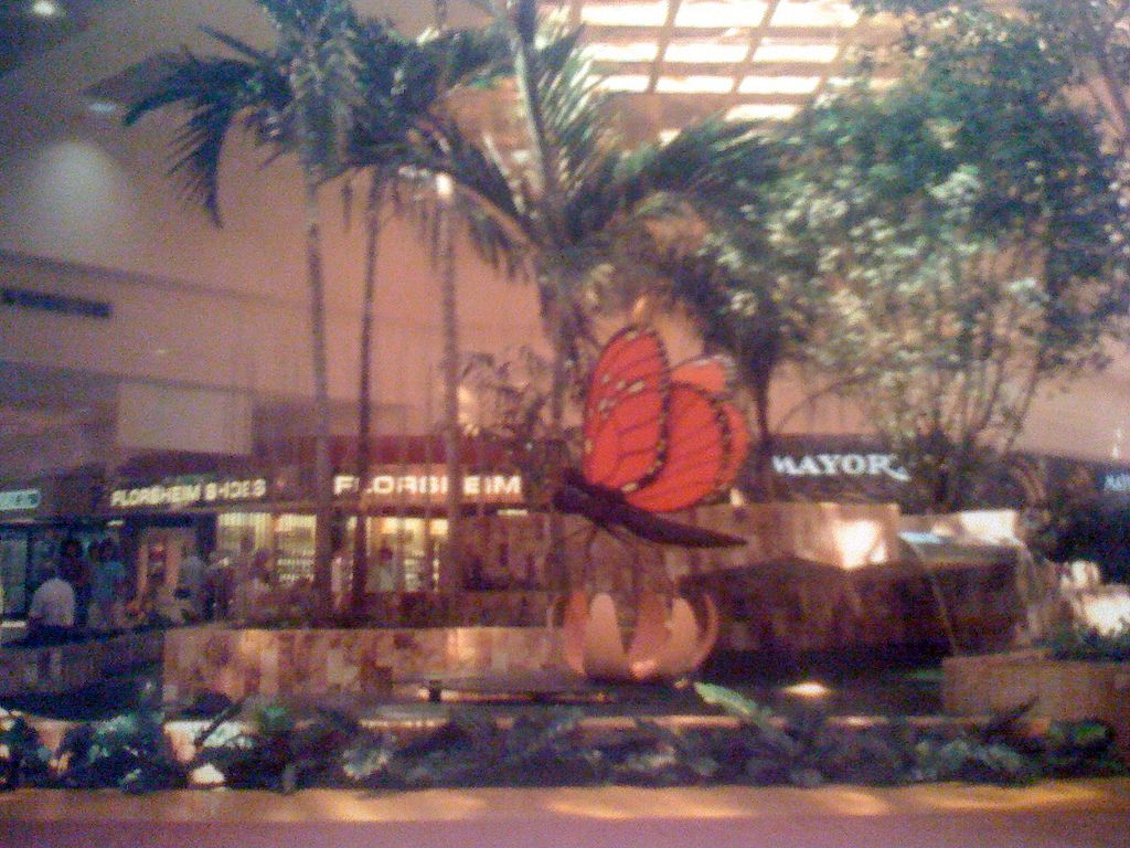 Boynton Beach Mall fountain photographed circa 1986; archival context for the proposed 2026 redevelopment.