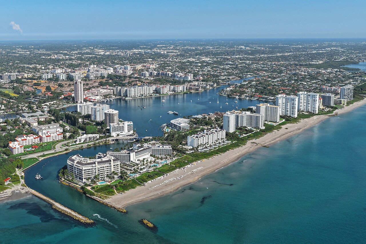 Aerial view of Boca Raton in April 2026; regional context only, not the inland Bertani site. Photo: Quintin Soloviev / Wikimedia Commons, CC BY 4.0.