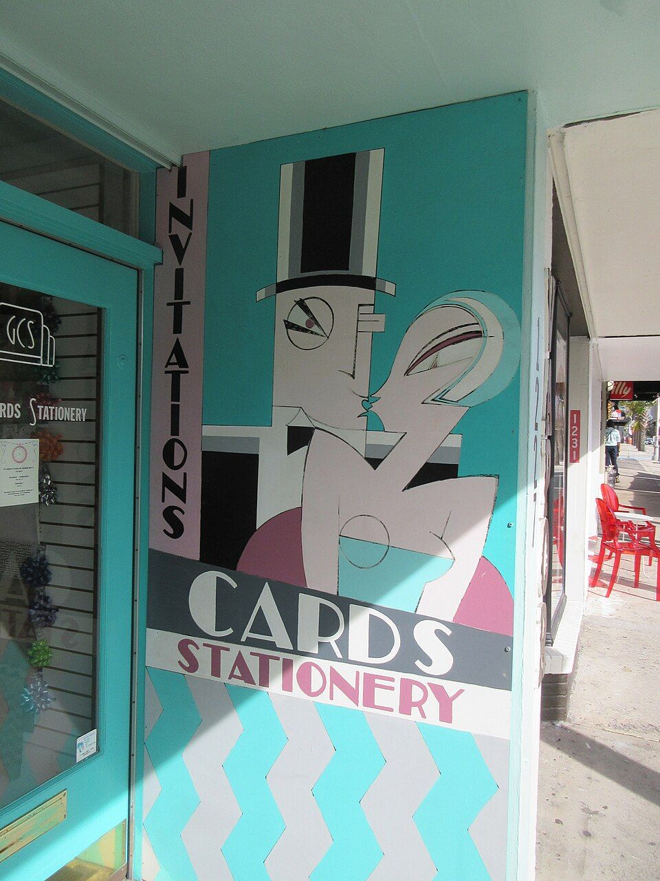 Painted retail storefront on Las Olas Boulevard in 2018; an archival example of art in Fort Lauderdale's commercial streetscape, not a Thrive mural.