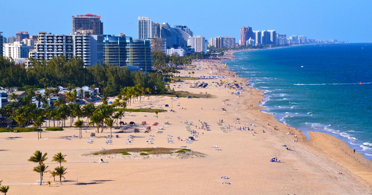 Fort Lauderdale Beach photographed March 24, 2012, by Daniel Dudek; historical coastal view, cropped; CC BY 2.0