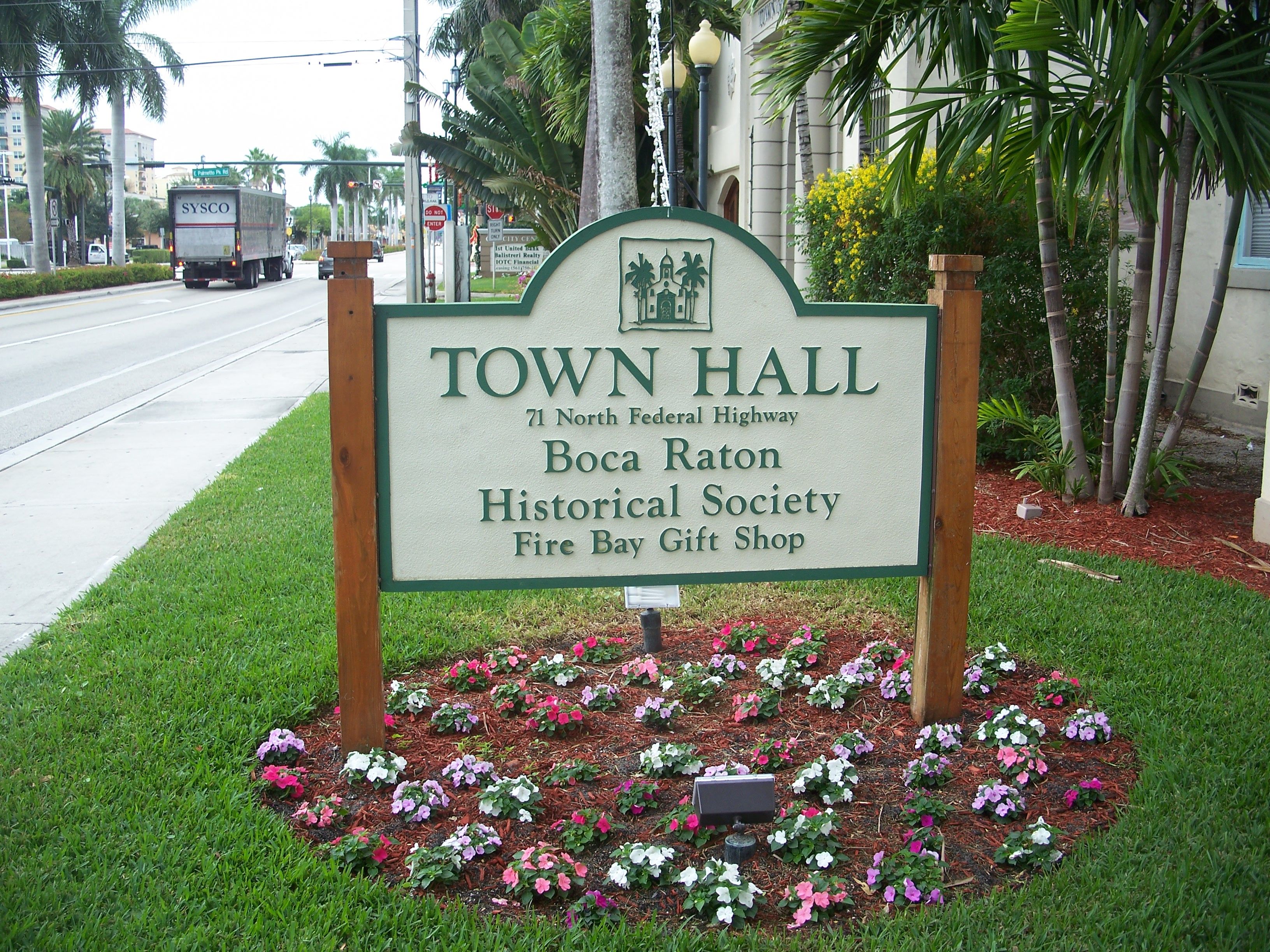 Boca Raton Historical Society signage outside the old City Hall on Federal Highway, photographed November 2010; archival context, not the proposed Mr. C site.