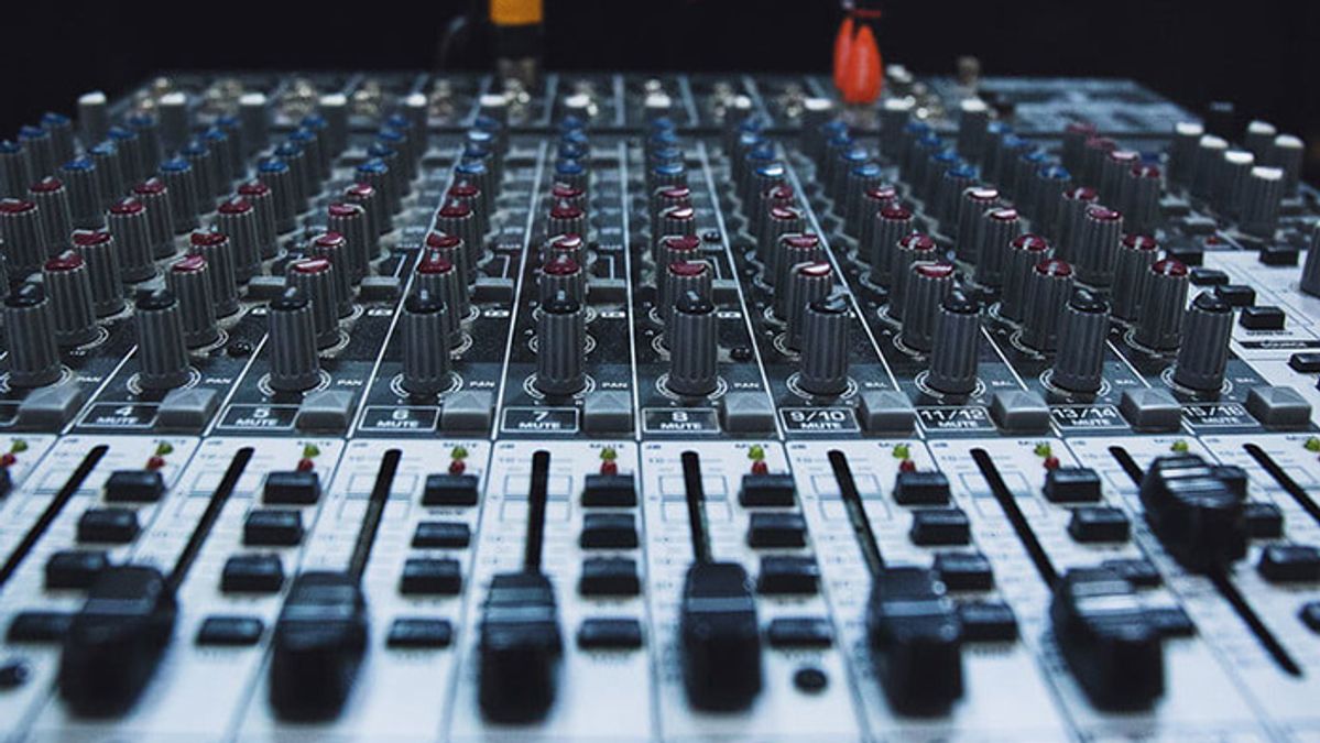 Làm chủ kỹ năng EQ (Equalizer): Phân bổ tần số để bản Mix thoát khỏi trạng thái đục mờ