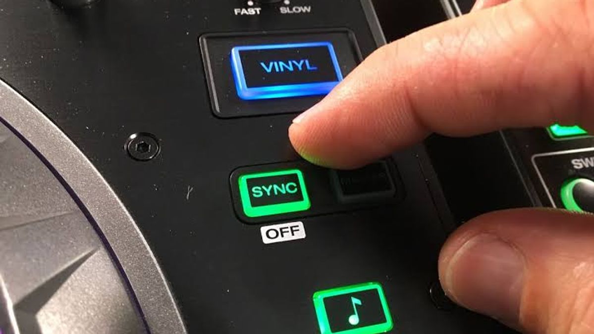 Bấm nút Sync có thực sự biến bạn thành một "DJ rác"?