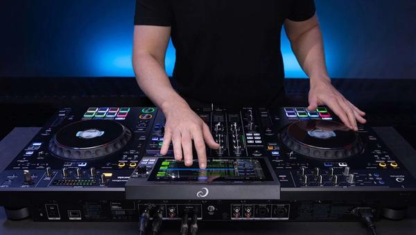 Vũ khí tối thượng của DJ không nằm ở mâm, mà nằm ở Rekordbox