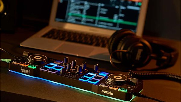 Nghệ thuật dọn dẹp góc làm việc: Chiếc chìa khóa giải phóng tâm trí Producer