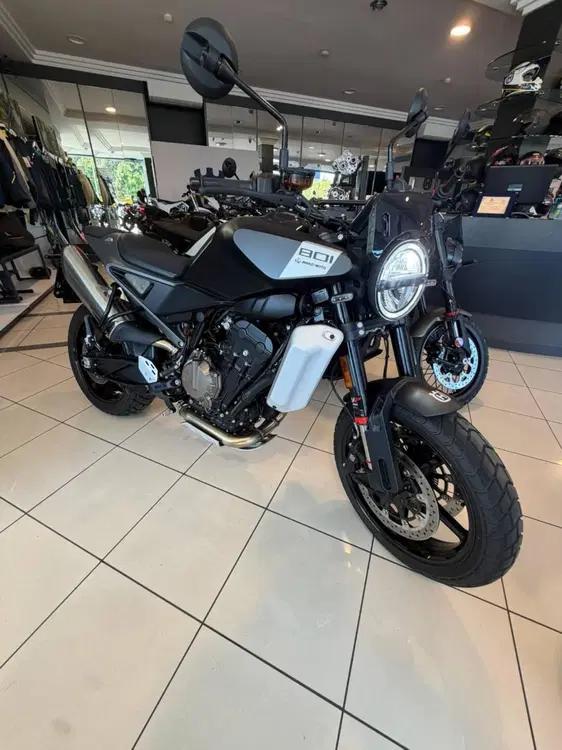 Husqvarna Svartpilen 801 L