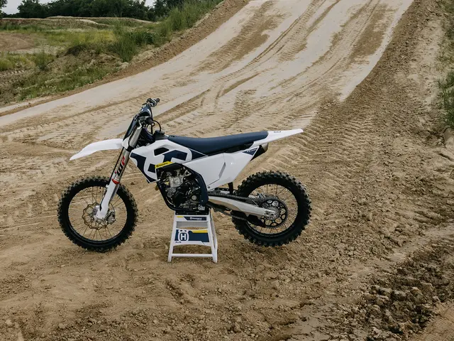 Foto 1: Moto HUSQVARNA FC 250 nuova 250cc cross (2026)