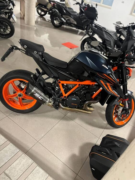 Foto 2: Moto KTM 1290 Super Duke R usata 1301cc strada (2022)