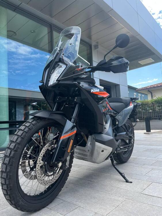 Foto 3: Moto KTM 890 Adventure usata 889cc strada (2023)