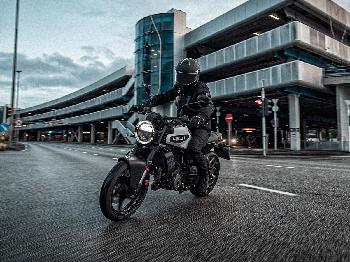 Foto 1: Moto HUSQVARNA Vitpilen 401 nuova 399cc strada (2025)