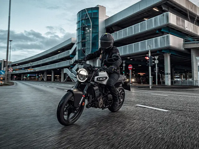 Foto 1: Moto HUSQVARNA Vitpilen 401 nuova 399cc strada (2025)