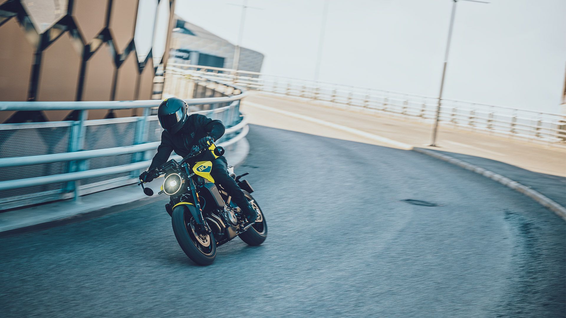 Foto 1: Moto HUSQVARNA Vitpilen 801 nuova 799cc strada (2026)