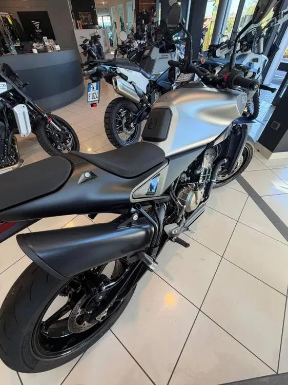 Husqvarna Vitpilen 801 L