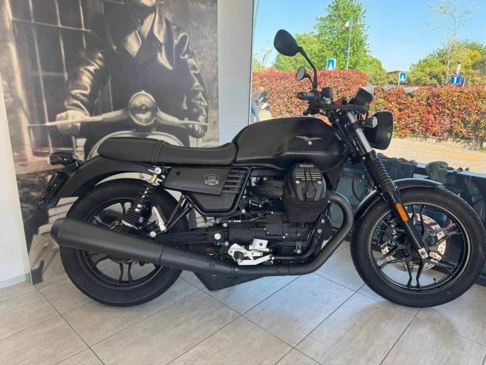 Moto Guzzi V7 III Stone